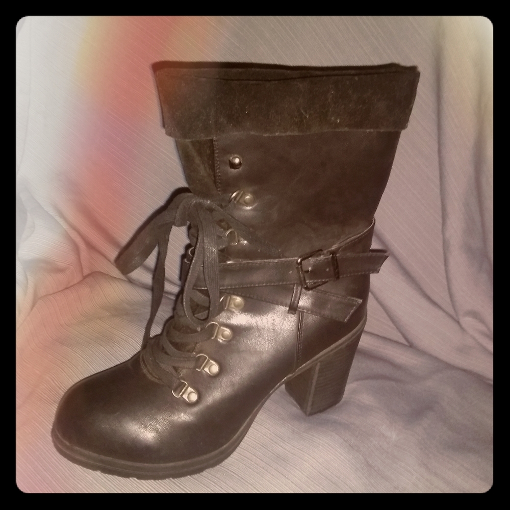 Combat style Chase&Chloe high heeled boots